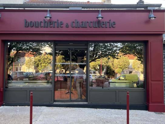 Boucherie Nargeot David - Façade du magasin - La Couronne, Charente, Nouvelle-Aquitaine, France.