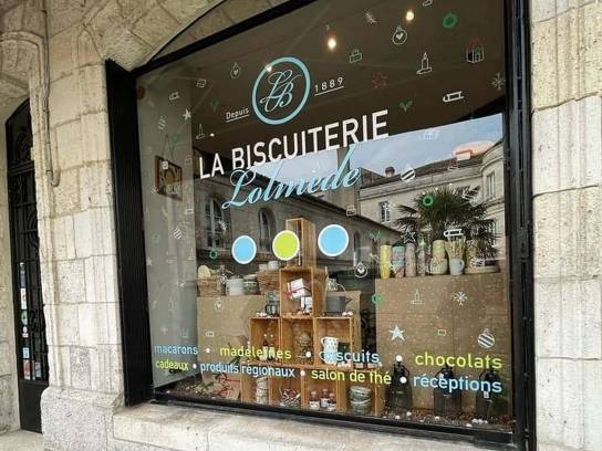 Biscuiterie Lolmède - façade de la boutique - Angoulême, Charente, Nouvelle-Aquitaine, France.
