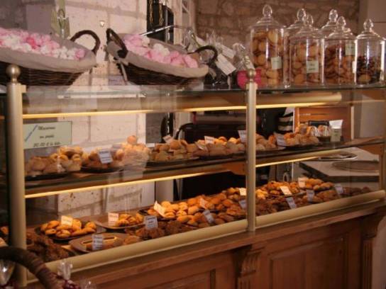 Biscuiterie Lolmède - Vitrine de biscuits - Angoulême, Charente, Nouvelle-Aquitaine, France.