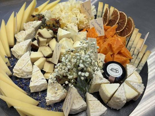 Un plateau de fromage de chez Lamy Fromager - Angoulême, Charente, Nouvelle-Aquitaine, France.