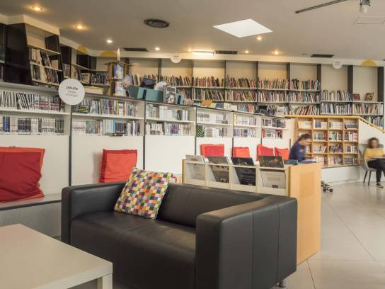 La bibliothèque de la Cité Internationale de la Bande Dessinée et de l'Image - Angoulême, Charente, Nouvelle-Aquitaine, France.