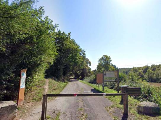 Départ du sentier d'interprétation de la Vallée de l'Anguienne - Soyaux, Charente, Nouvelle-Aquitaine, France.