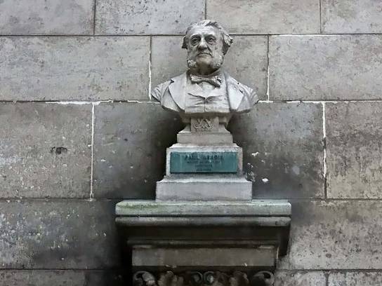 Buste de Paul Abadie - Angoulême, Charente, Nouvelle-Aquitaine, France.