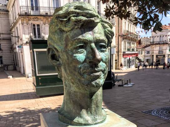 Le buste d'Hergé - Angoulême, Charente, Nouvelle-Aquitaine, France.