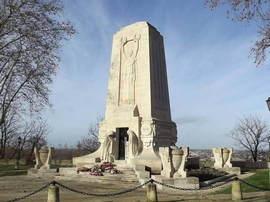 Monument aux morts de 1914-1918 d'Angoulême, Charente, Nouvelle-Aquitaine, France.