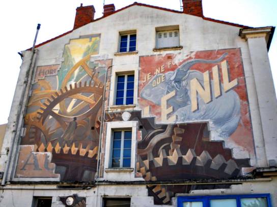 Mur peint "Avec le Temps..." - Angoulême, Charente, Nouvelle-Aquitaine, France.
