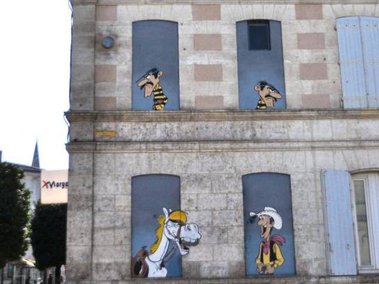 Mur peint "Lucky Luke, Les Daltons et Joly Jumper" - Angoulême, Charente, Nouvelle-Aquitaine, France.