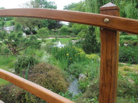 Vue d'une passerelle - Les Jardins de la Fontaine - Mornac, Charente, Nouvelle-Aquitaine, France.
