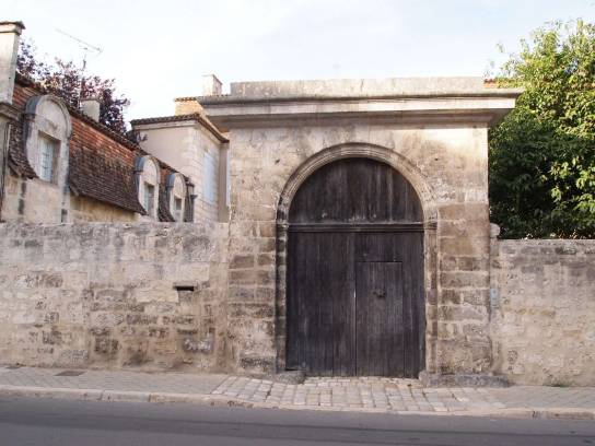 Hôtel Mousnier-Longpré : porche - Angoulême, Charente, Nouvelle-Aquitaine, France.