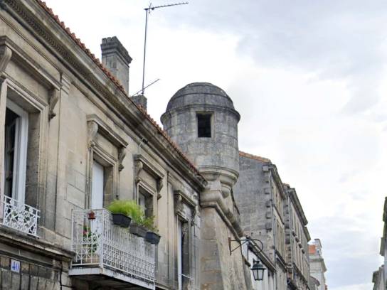 Échauguette de l'ancienne enceinte d'Épernon, rue de Bélat - Angoulême, Charente, Nouvelle-Aquitaine, France.