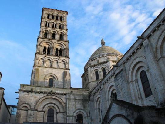 Cathédrale Saint-Pierre - Le clocher - Angoulême, Charente, Nouvelle-Aquitaine, France.