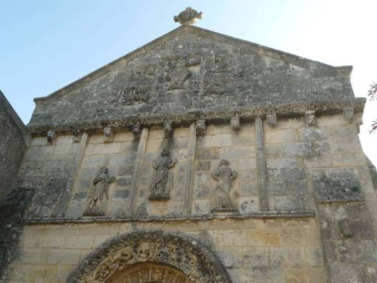 Église Notre-Dame : le tympan - Trois-Palis, Charente, Nouvelle-Aquitaine, France.