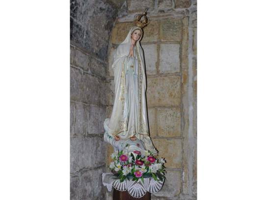Église Saint-André : vierge de Fatima offerte par la communauté portugaise d'Angoulême - Angoulême, Charente, Nouvelle-Aquitaine, France.