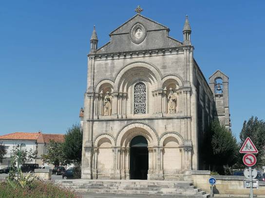 Église Saint-Cybard : la façade - Angoulême, Charente, Nouvelle-Aquitaine, France.