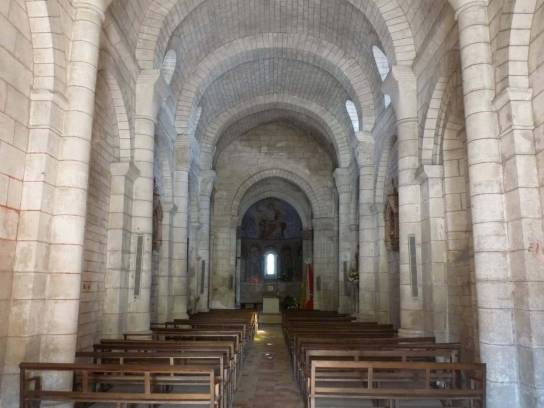 Église Saint-Jean-Baptiste : l'intérieur - La Couronne, Charente, Nouvelle-Aquitaine, France.