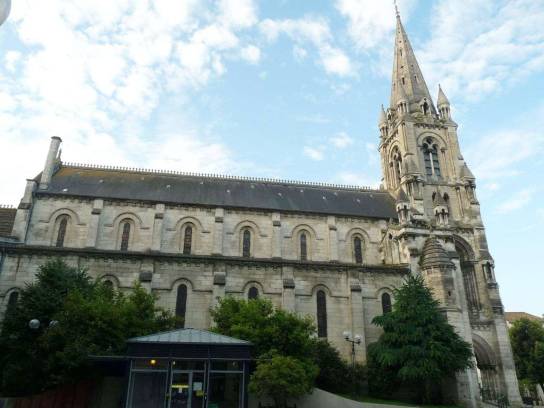 Église Saint-Martial : vue latérale - Angoulême, Charente, Nouvelle-Aquitaine, France.