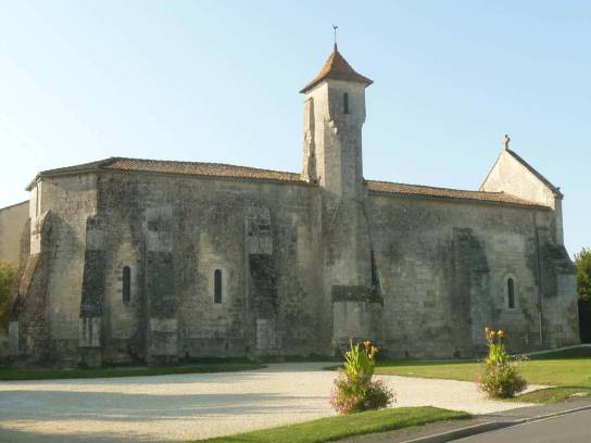 Église Saint-Pierre - Linars, Charente, Nouvelle-Aquitaine, France.