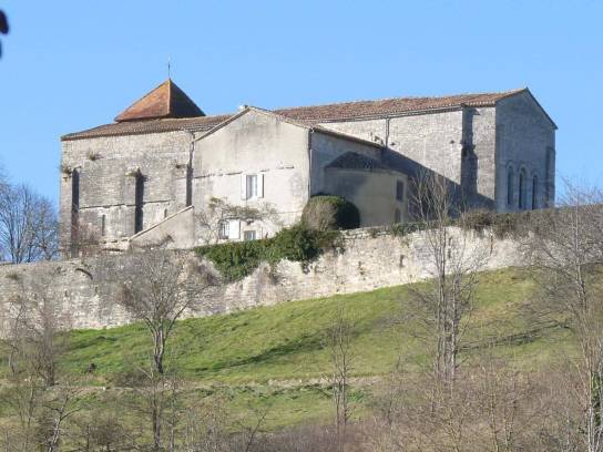 Église Sainte-Madeleine : vue du sud - Touvre, Charente, Nouvelle-Aquitaine, France.