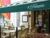Terrasse et entrée du restaurant Le François - Angoulême, Charente, Nouvelle-Aquitaine, France.